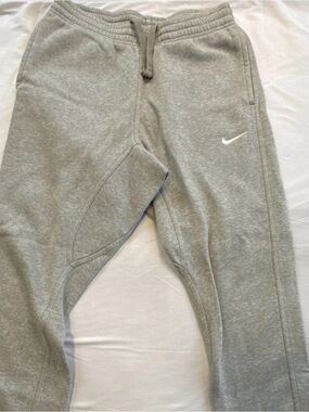 Nike Men’s Light Gray Sweat Joggers with White Swoosh